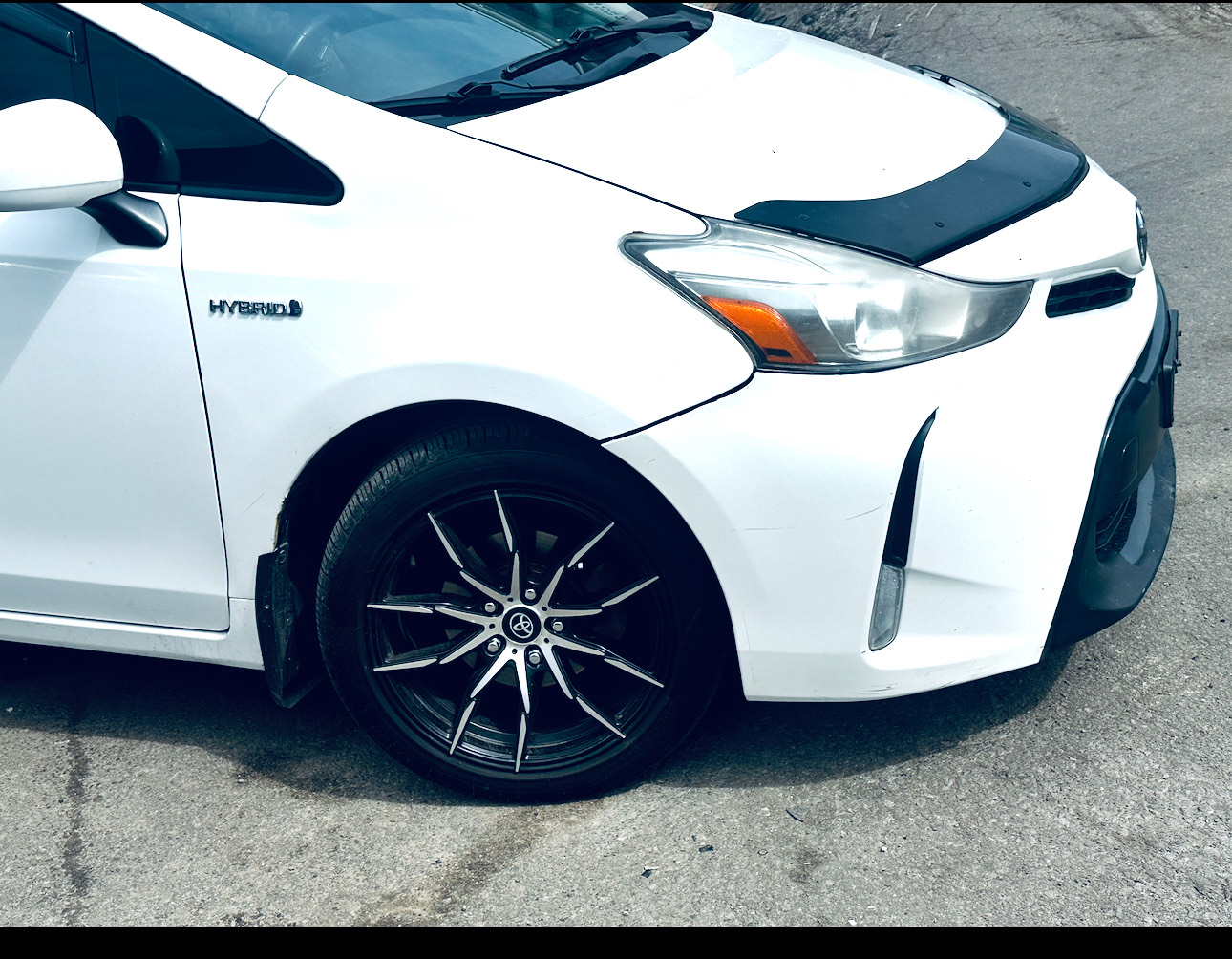 Toyota Prius v  2015 1